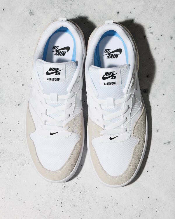 Nike Womens SB Alleyoop Shoes for Womens