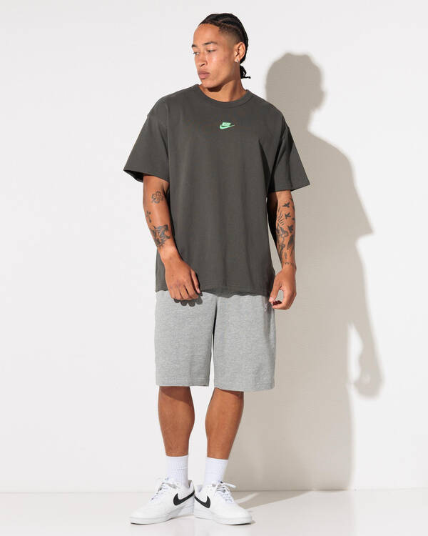 Nike Loose Premium Essential T-Shirt for Mens