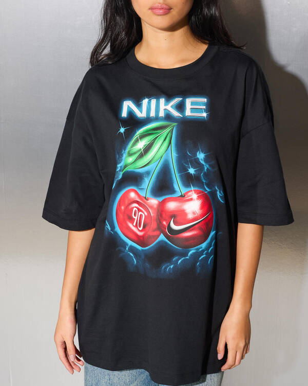Nike Classic Oversized ST6 T-Shirt for Womens