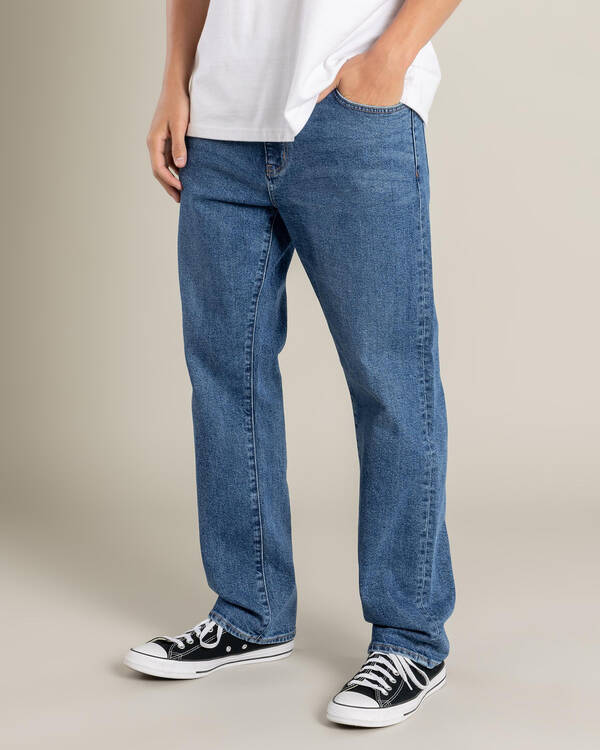 R4 Comfort Straight Jeans