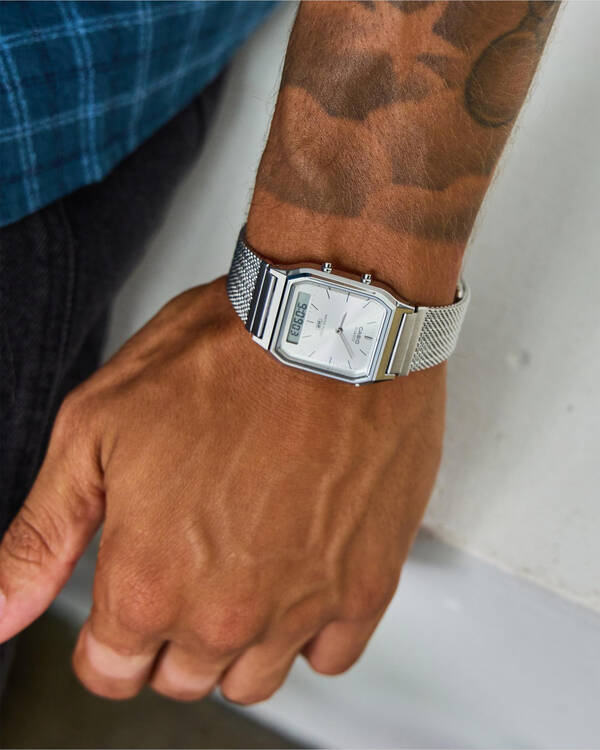 AQ230EM-7A Vintage Watch