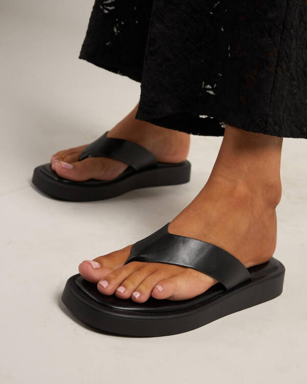 Kai Thong Sandals