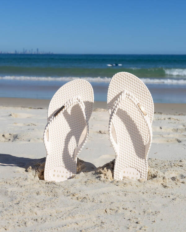 Kick Back Thongs