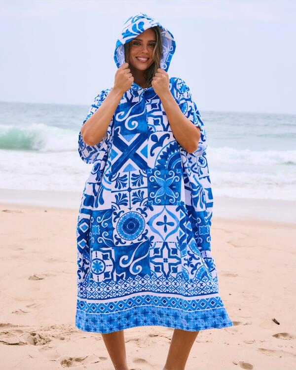 Janna Hooded Towel