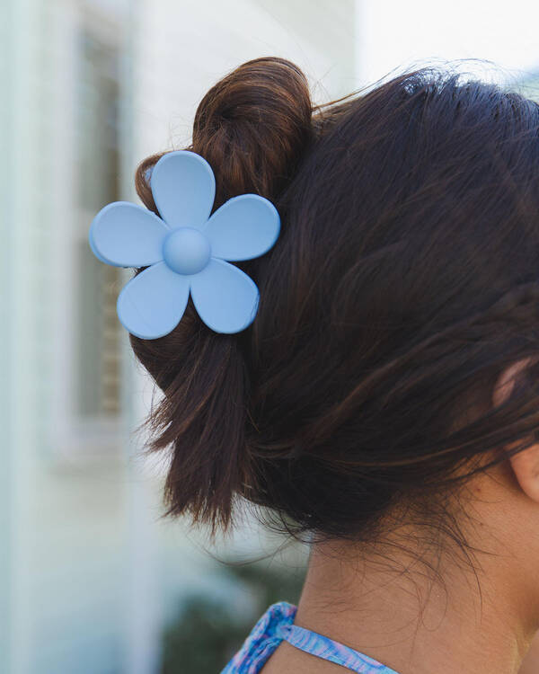 Kay Flower Hair Claw Clip