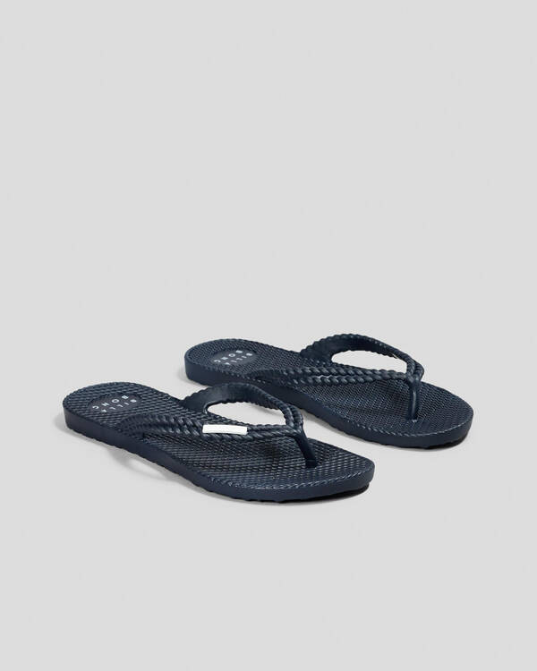 Kick Back Thongs