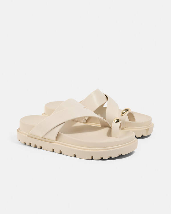 Toe Ring Flatform Shoes