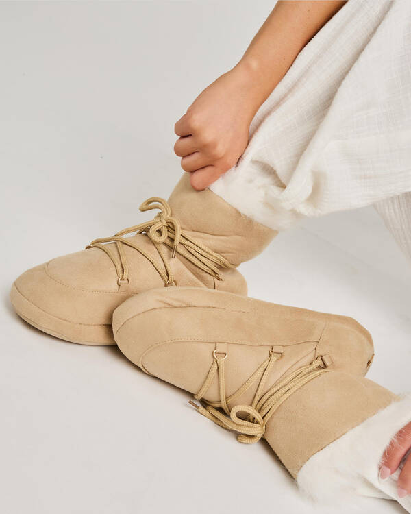 Snowy Slipper Boots