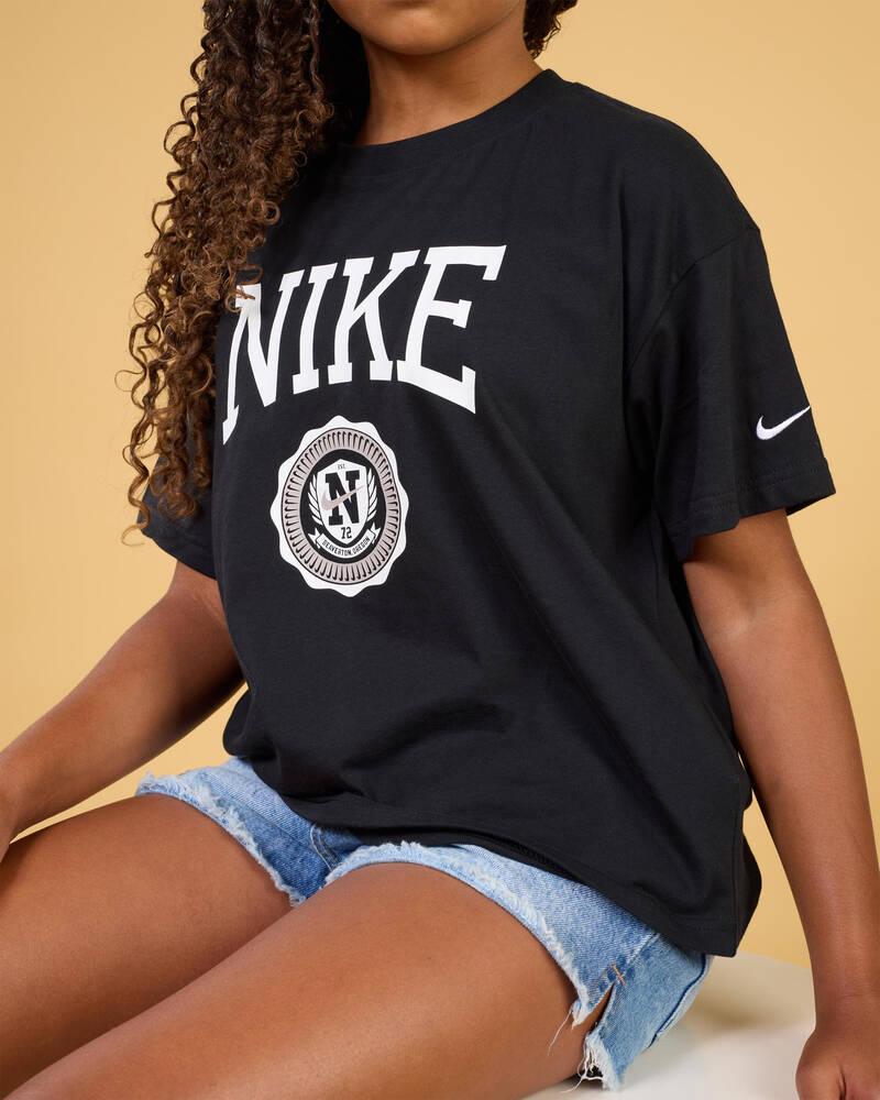 Nike Girls' Sportswear Graphic Star T-Shirt for Womens