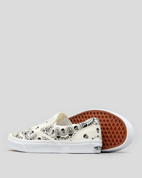 Vans Classic Slip-On Shoes for Mens image number null