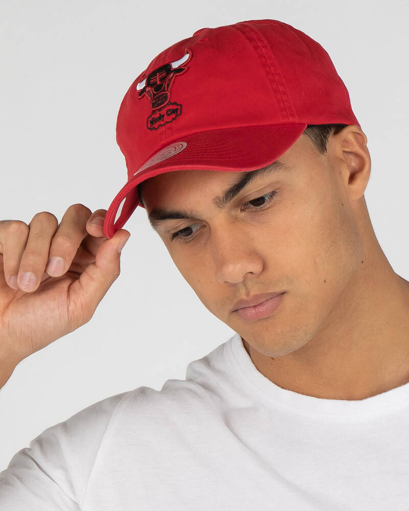 Mitchell & Ness Chicago Bulls Vintage Thread Stone Washed Strapback Dad Cap for Mens