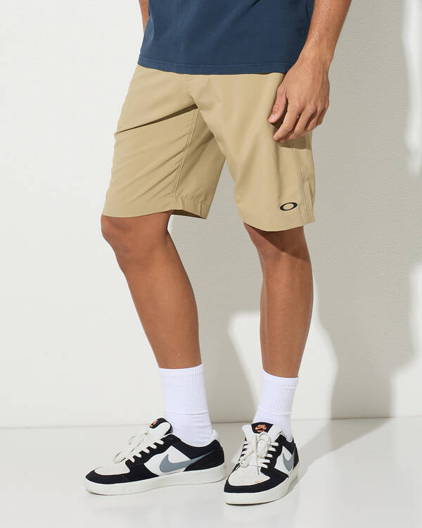 Baseline 21" Hybrid Walk Shorts