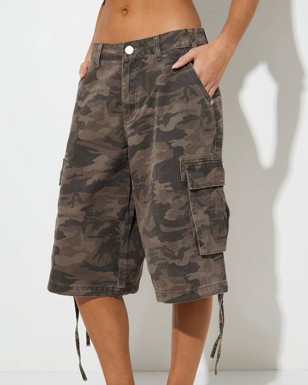 Tristan Cargo Capri Shorts