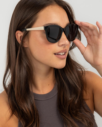 Carve Allure Polarised Sunglasses for Womens image number null