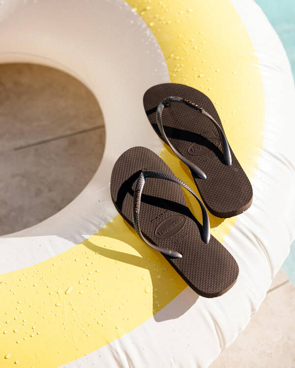 Slim Metal Logo Thongs
