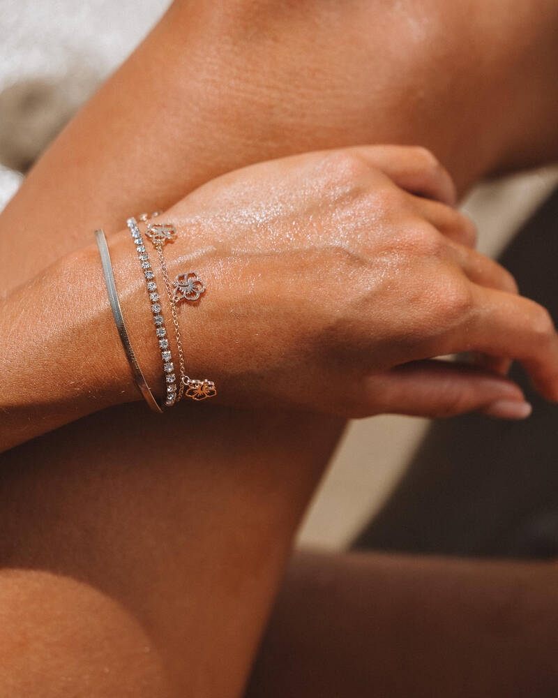 Karyn In LA Hibiscus Charm Bracelet Pack for Womens