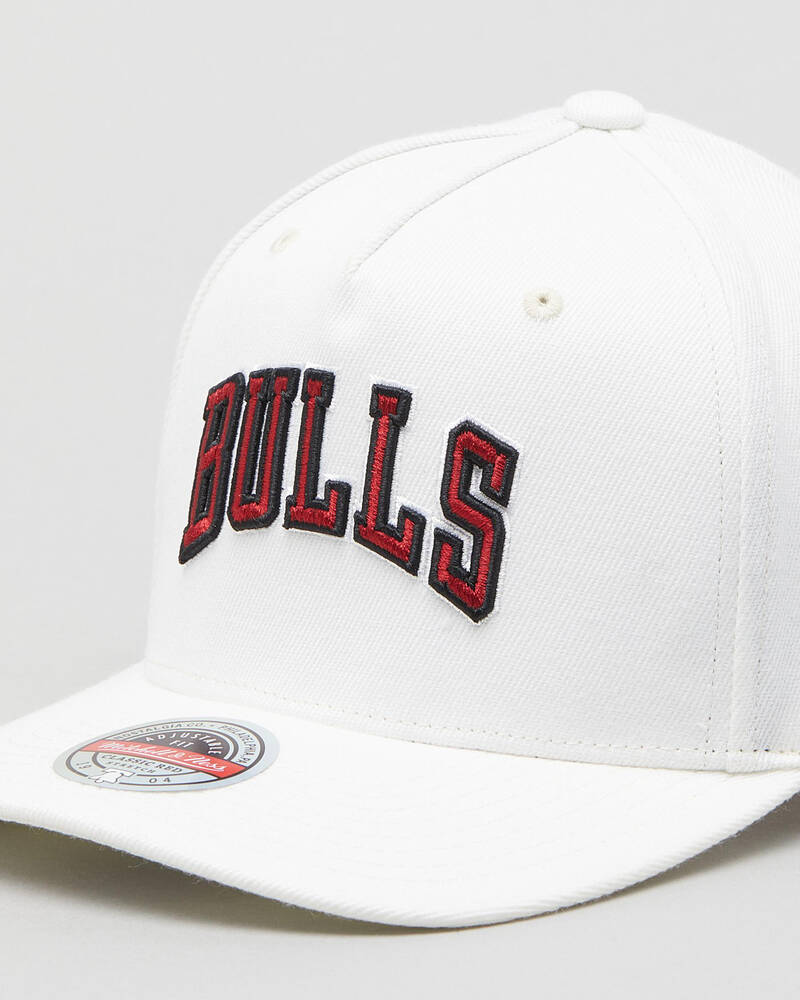 Mitchell & Ness Chicago Bulls Vintage White Snapback Cap for Mens