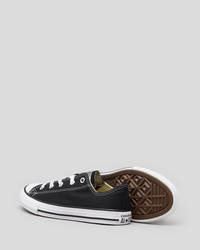 Converse Girls' Chuck Taylor Lo-Cut Shoes for Womens image number null