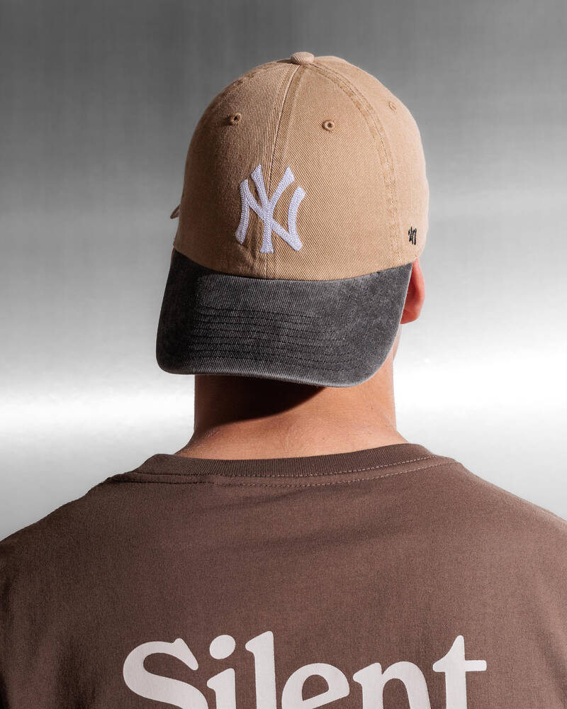 Forty Seven New York Yankees Well Worn Chain Stitch Clean Up Cap for Mens