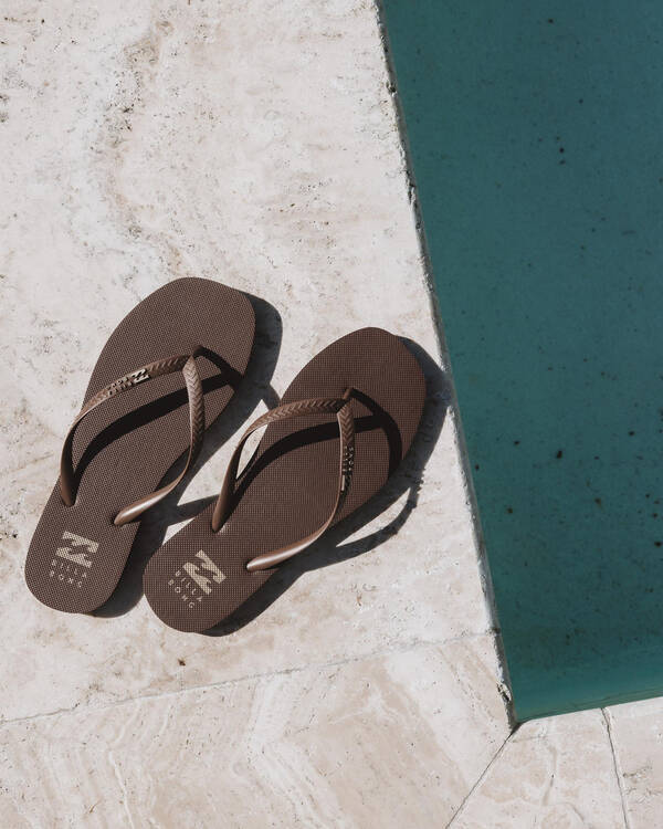 Fiji Square Toe Thongs