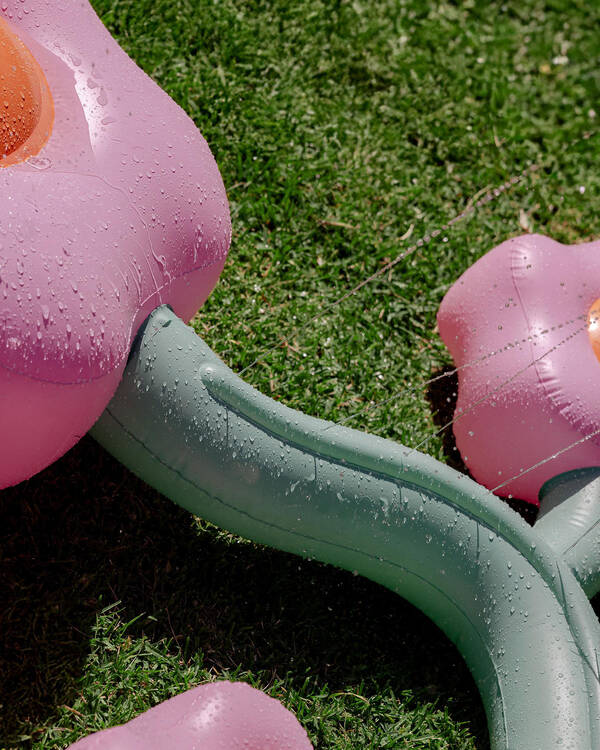 Sunnylife Poppy The Beach Inflatable Sprinkler for Womens
