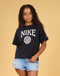 Nike Girls' Sportswear Graphic Star T-Shirt for Womens image number null
