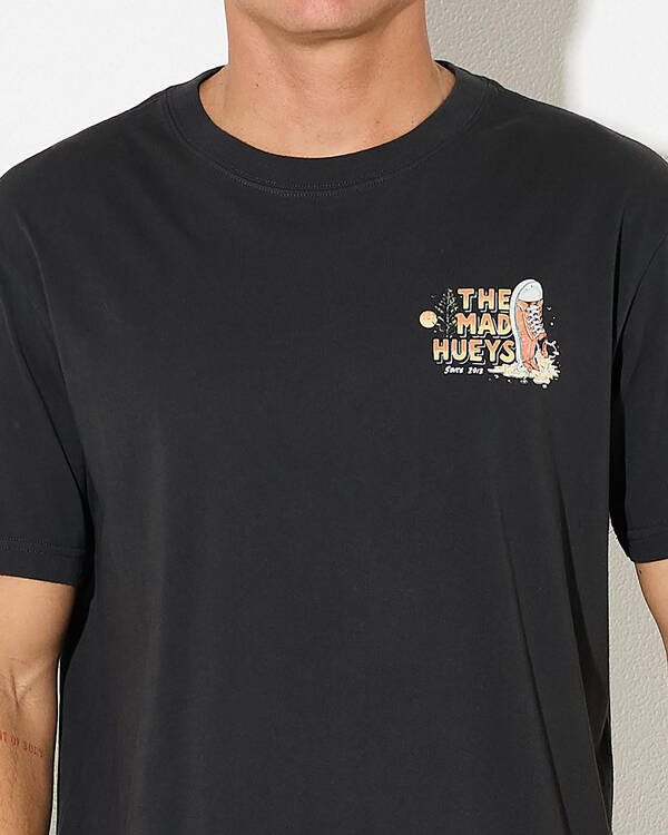 The Mad Hueys Shoey Bar T-Shirt for Mens