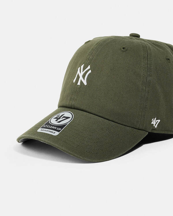 Forty Seven Clean Up Base Runner New York Yankees Cap for Womens