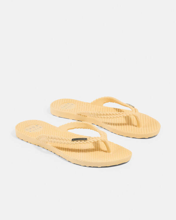 Kick Back Thongs