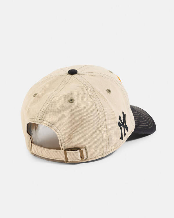 Forty Seven New York Yankees Well Worn Keepsake Clean Up Cap for Mens