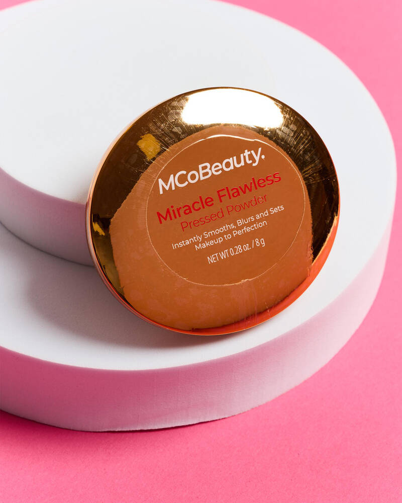 MCo Beauty Miracle Flawless Pressed Powder for Womens