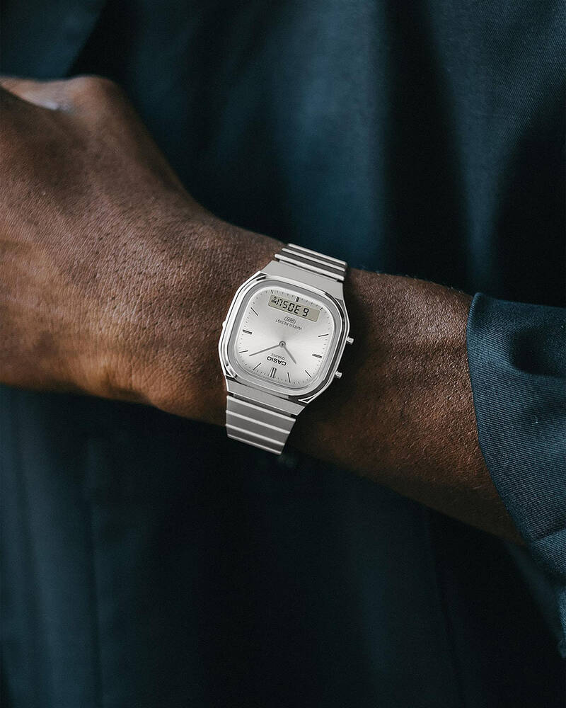 Casio AQ240E-7A SS Watch for Mens