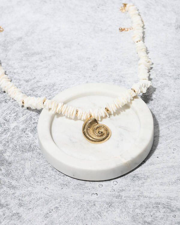 Karyn In LA Lilo Shell Necklace for Womens