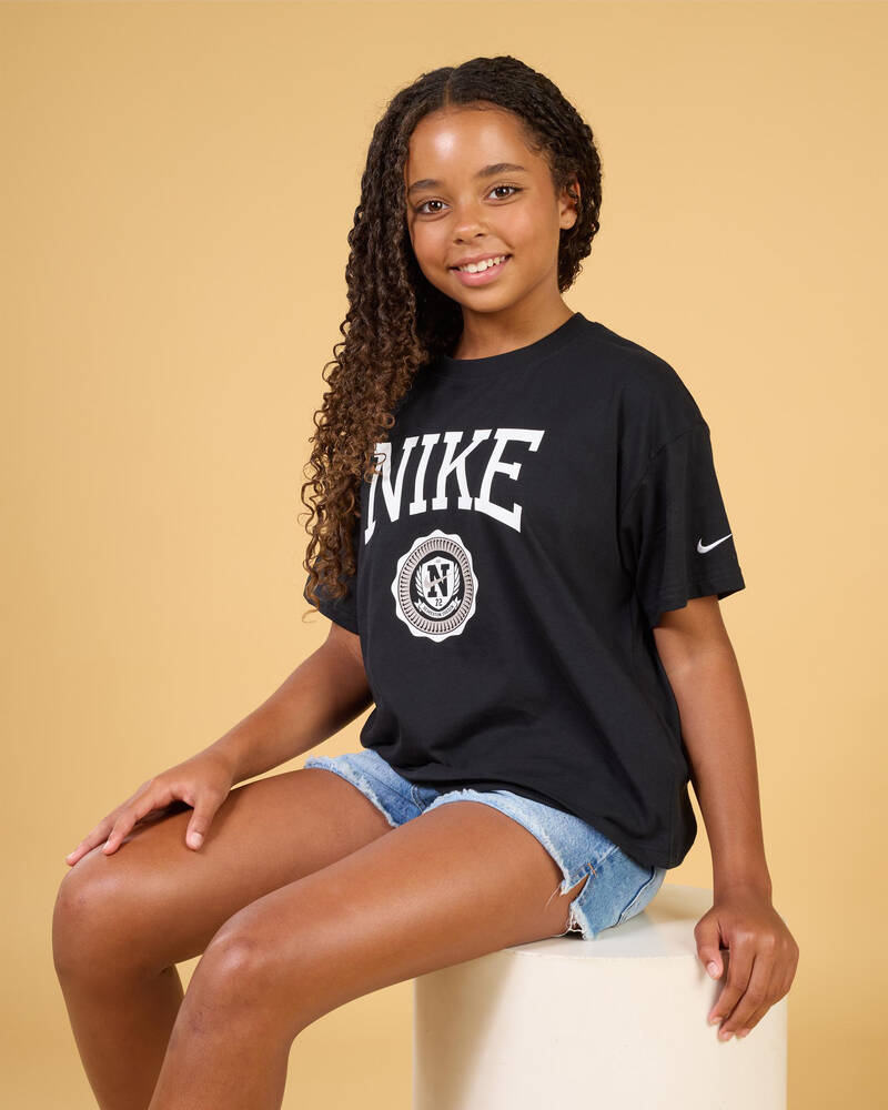 Nike Girls' Sportswear Graphic Star T-Shirt for Womens