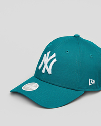 New Era N.Y Yankees Cap for Womens image number null