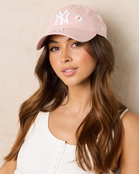 New Era New York Yankees Cap for Womens image number null