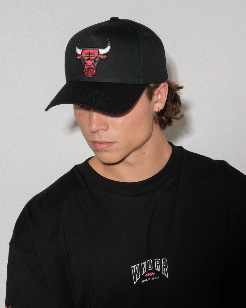 Mitchell & Ness Chicago Bulls Team Logo Snapback Cap for Mens