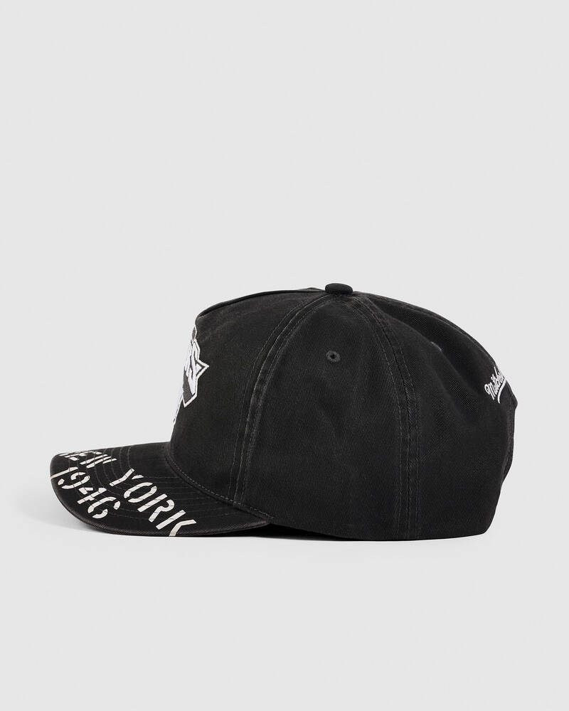 Mitchell & Ness New York Knicks Stencil Pro Pinch Cap for Mens