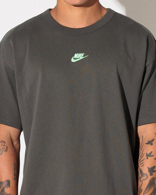 Nike Loose Premium Essential T-Shirt for Mens