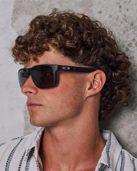 Oakley Holbrook XL Sunglasses for Mens image number null