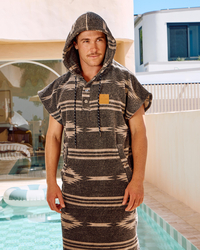 Skylark Tide Breaker Hooded Towel for Mens image number null