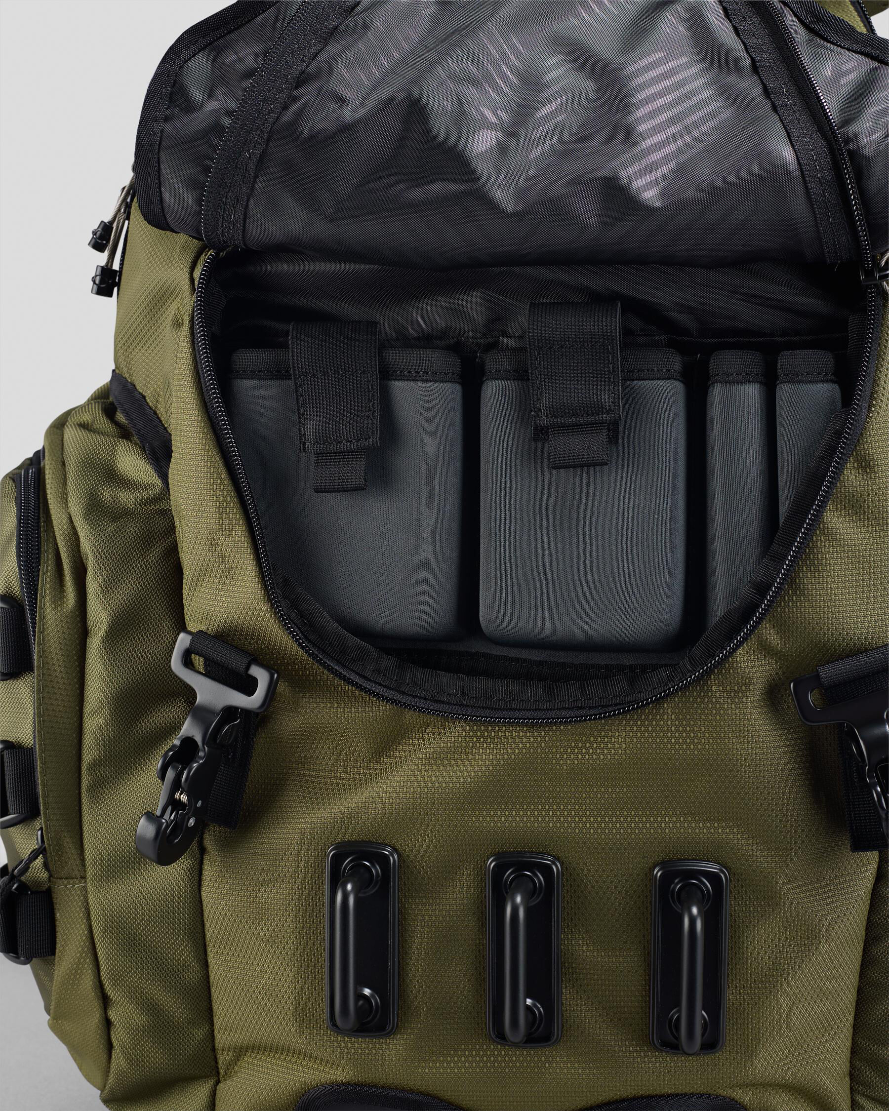 Oakley Kitchen Sink Backpack - Thumbnail 5