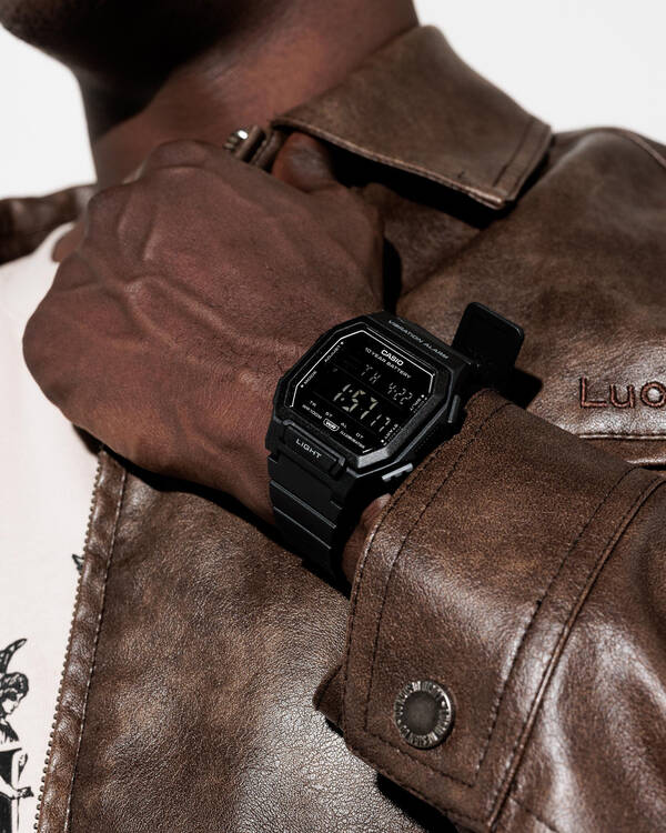 W738H-1B Watch