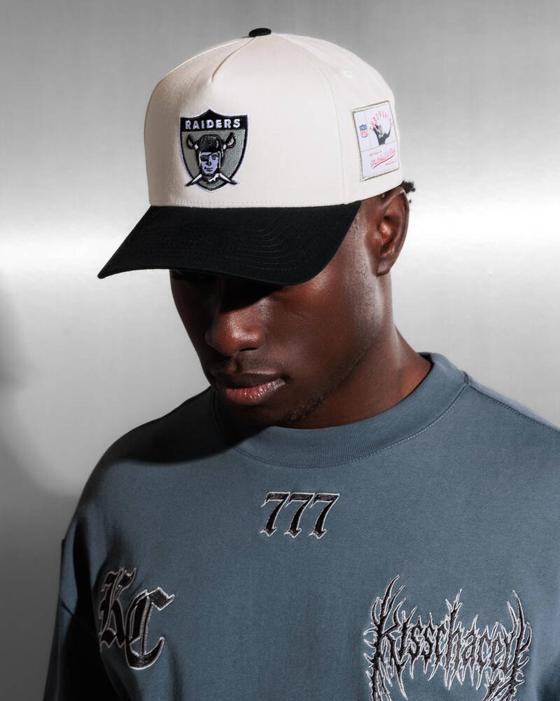 Mitchell & Ness Las Vegas Raiders Pro Pinch Cap for Mens