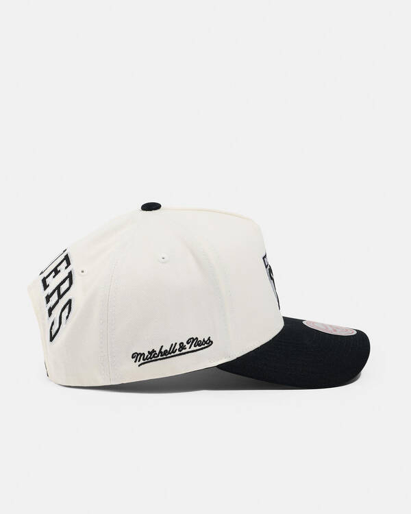 Mitchell & Ness Las Vegas Raiders Pro Pinch Cap for Mens