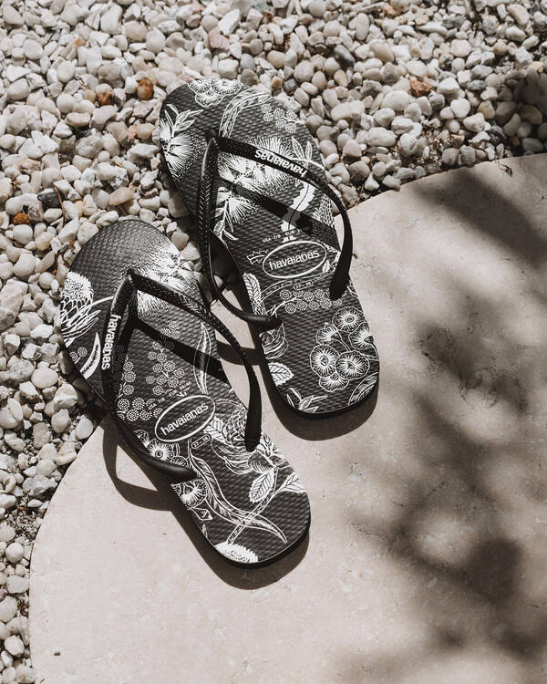 Slim B&W Native Thongs