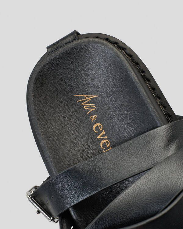 Vinnie Slide Sandals