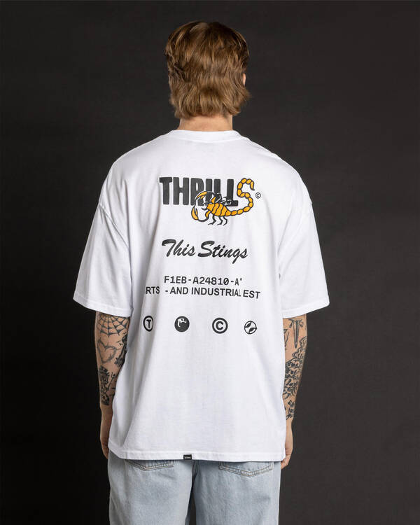 This Stings Box Fit Oversize T-Shirt