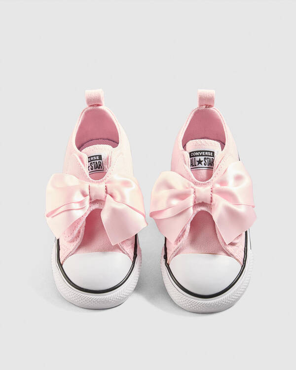 Chuck Taylor All Star Bows Easy On Shoes