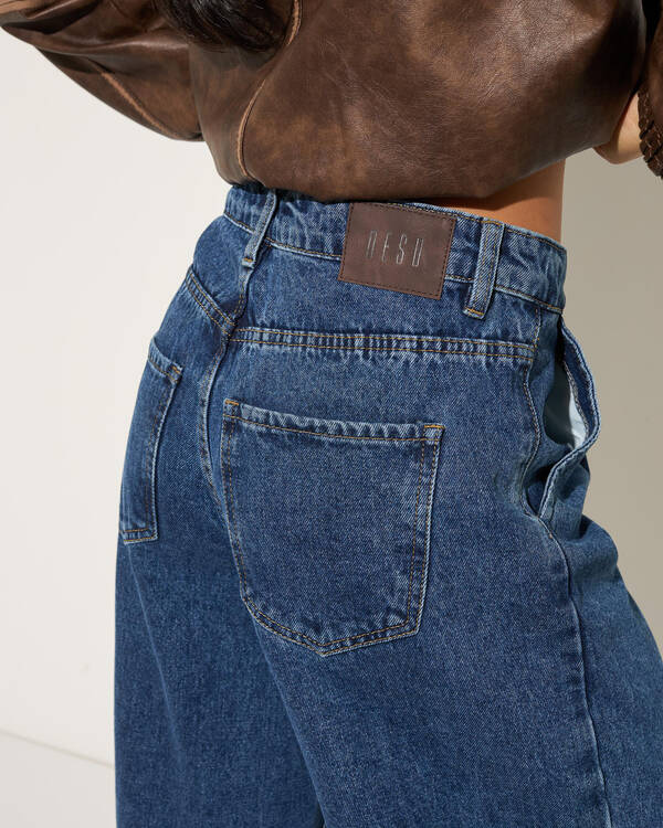 Cyndi Barrel Leg Jeans